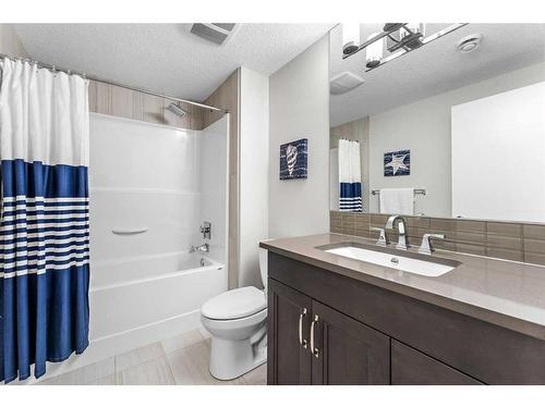 41 Waters Edge Drive, Heritage Pointe, AB - Indoor Photo Showing Bathroom