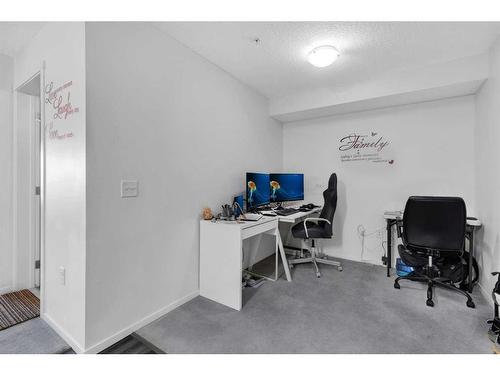 3207-4641 128 Avenue Ne, Calgary, AB - Indoor Photo Showing Office