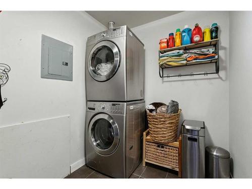 103-540 34 Street Nw, Calgary, AB - Indoor Photo Showing Laundry Room