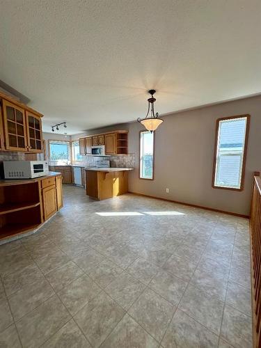 116 Darling Crescent, Red Deer, AB - Indoor Photo Showing Kitchen