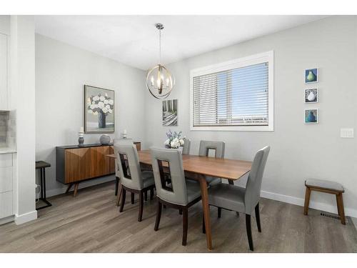 30 D'Arcy Boulevard, Okotoks, AB - Indoor Photo Showing Dining Room