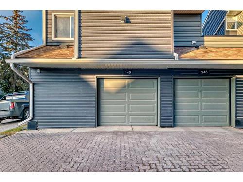 148-54 Glamis Green Sw, Calgary, AB - Outdoor With Exterior