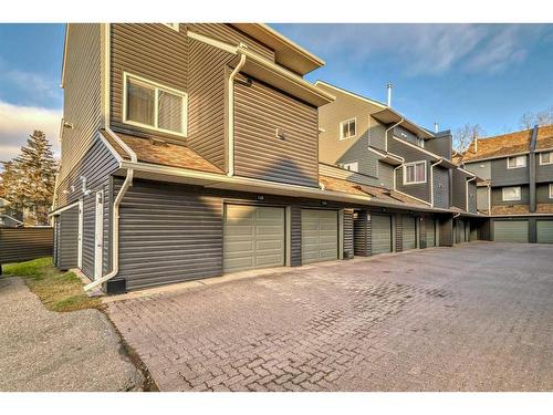 148-54 Glamis Green Sw, Calgary, AB - Outdoor