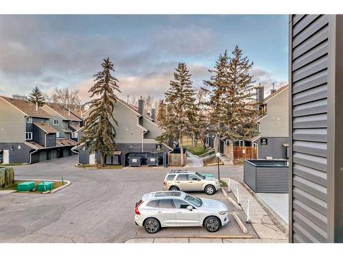 148-54 Glamis Green Sw, Calgary, AB - Outdoor