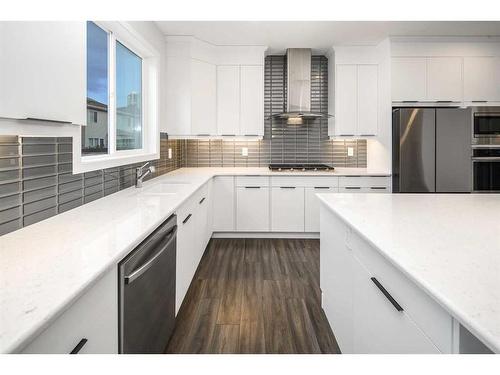 342 Yorkville Road Sw, Calgary, AB - Indoor Photo Showing Kitchen With Stainless Steel Kitchen With Upgraded Kitchen