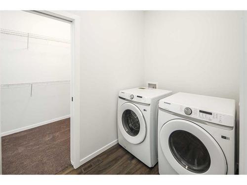 342 Yorkville Road Sw, Calgary, AB - Indoor Photo Showing Laundry Room