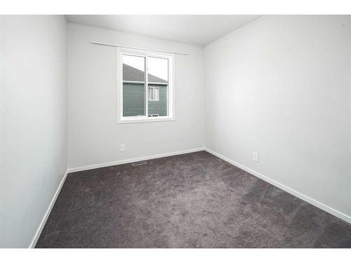 342 Yorkville Road Sw, Calgary, AB - Indoor Photo Showing Other Room