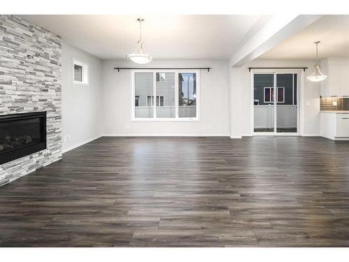 342 Yorkville Road Sw, Calgary, AB - Indoor Photo Showing Living Room With Fireplace