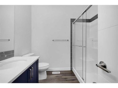 111 Les Jardins Park Se, Calgary, AB - Indoor Photo Showing Bathroom