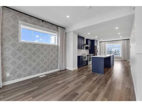 111 Les Jardins Park Se, Calgary, AB - Indoor Photo Showing Kitchen