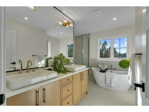 42 Canova Road Sw, Calgary, AB - Indoor Photo Showing Bathroom