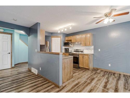 6113 Saddlehorn Drive Ne, Calgary, AB - Indoor Photo Showing Kitchen