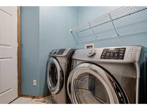 6113 Saddlehorn Drive Ne, Calgary, AB - Indoor Photo Showing Laundry Room