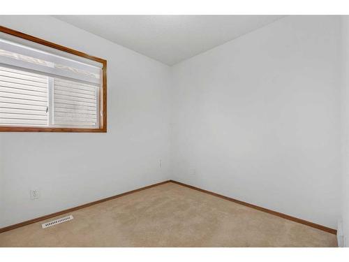 94 Millrise Boulevard Sw, Calgary, AB - Indoor Photo Showing Other Room