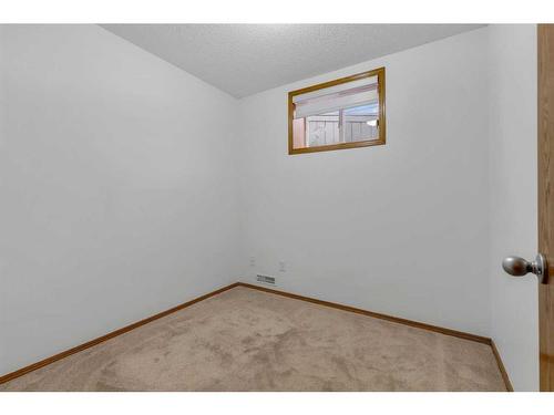 94 Millrise Boulevard Sw, Calgary, AB - Indoor Photo Showing Other Room