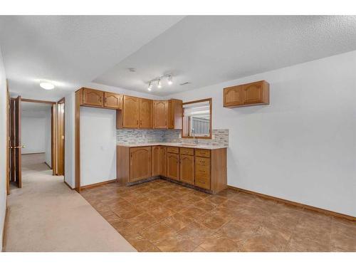 94 Millrise Boulevard Sw, Calgary, AB - Indoor Photo Showing Kitchen