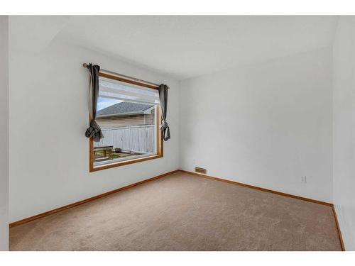 94 Millrise Boulevard Sw, Calgary, AB - Indoor Photo Showing Other Room