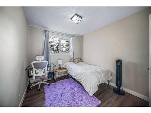 58-287 Southampton Drive Sw, Calgary, AB - Indoor Photo Showing Bedroom