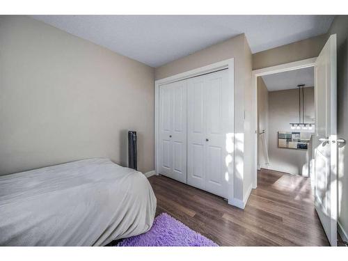 58-287 Southampton Drive Sw, Calgary, AB - Indoor Photo Showing Bedroom