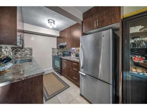 58-287 Southampton Drive Sw, Calgary, AB - Indoor Photo Showing Kitchen