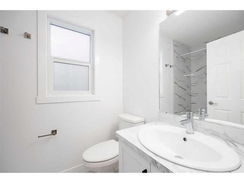 57 Poplar Crescent, Fort Mcmurray, AB - Indoor Photo Showing Bathroom