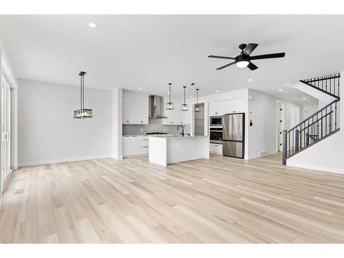 233 Corner Glen Way, Calgary, AB - Indoor Photo Showing Kitchen