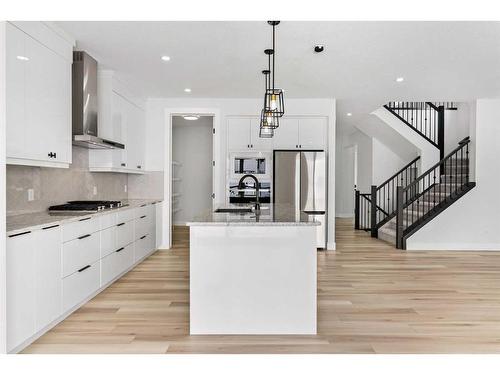 233 Corner Glen Way, Calgary, AB - Indoor Photo Showing Kitchen With Upgraded Kitchen