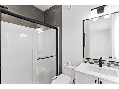 233 Corner Glen Way, Calgary, AB - Indoor Photo Showing Bathroom