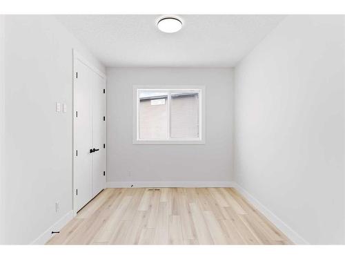 233 Corner Glen Way, Calgary, AB - Indoor Photo Showing Other Room