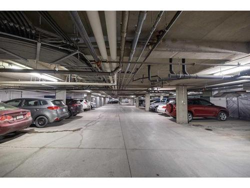 334-1920 14 Avenue Ne, Calgary, AB - Indoor Photo Showing Garage