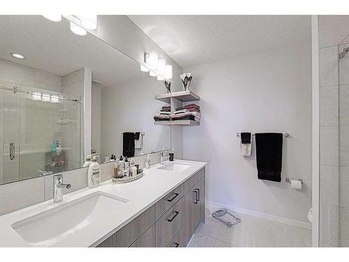 607-355 Nolancrest Heights Nw, Calgary, AB - Indoor Photo Showing Bathroom