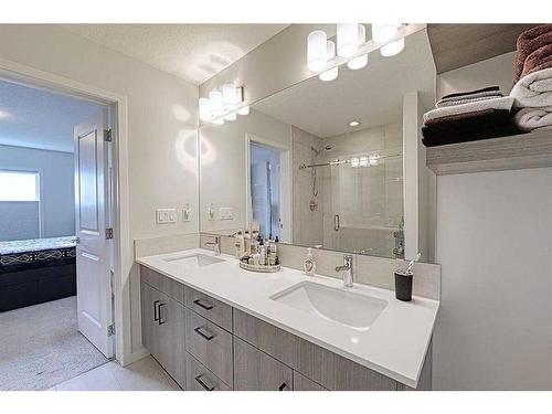 607-355 Nolancrest Heights Nw, Calgary, AB - Indoor Photo Showing Bathroom