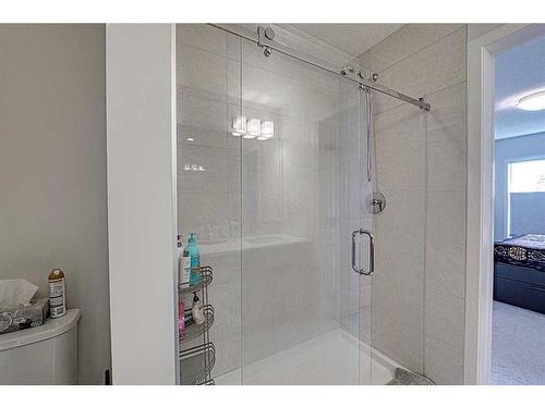 607-355 Nolancrest Heights Nw, Calgary, AB - Indoor Photo Showing Bathroom