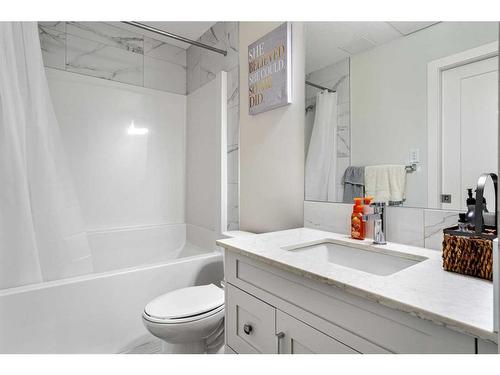 119-30 Walgrove Walk Se, Calgary, AB - Indoor Photo Showing Bathroom