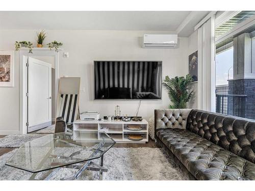 119-30 Walgrove Walk Se, Calgary, AB - Indoor Photo Showing Living Room