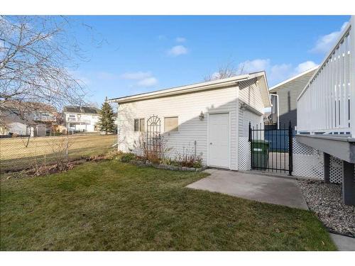 147 Elizabeth Way Se, Airdrie, AB - Outdoor