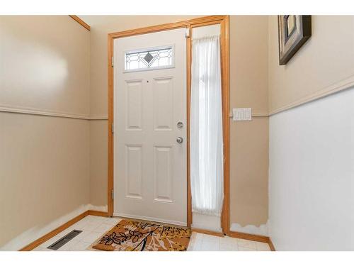 147 Elizabeth Way Se, Airdrie, AB - Indoor Photo Showing Other Room