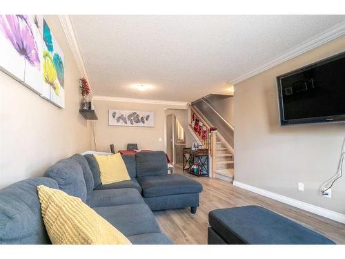 195 Cedarwood Lane Sw, Calgary, AB - Indoor Photo Showing Living Room