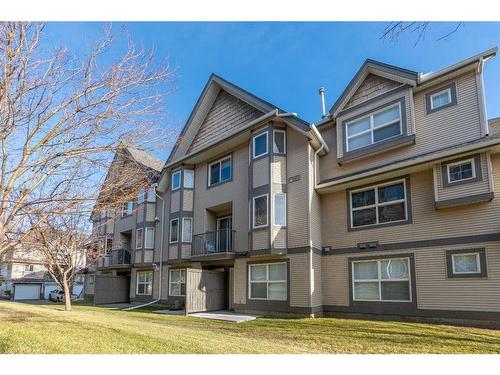 195 Cedarwood Lane Sw, Calgary, AB - Outdoor With Facade