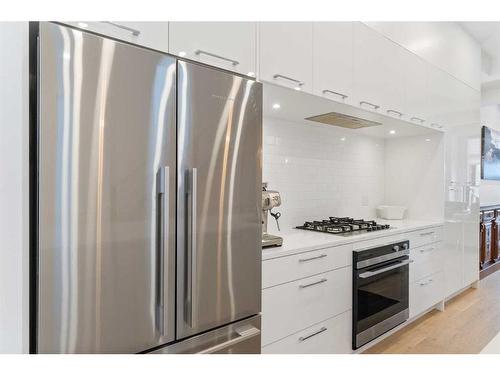 1806 Broadview Road Nw, Calgary, AB - Indoor Photo Showing Kitchen With Stainless Steel Kitchen With Upgraded Kitchen