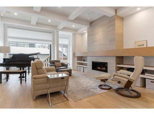 1806 Broadview Road Nw, Calgary, AB - Indoor With Fireplace