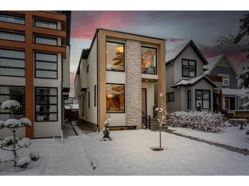 1806 Broadview Road Nw, Calgary, AB - Outdoor With Facade