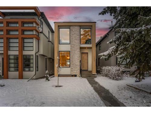 1806 Broadview Road Nw, Calgary, AB - Outdoor With Facade