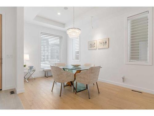 1806 Broadview Road Nw, Calgary, AB - Indoor Photo Showing Dining Room