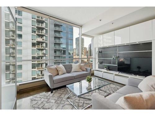 1107-135 13 Avenue Sw, Calgary, AB - Indoor Photo Showing Living Room