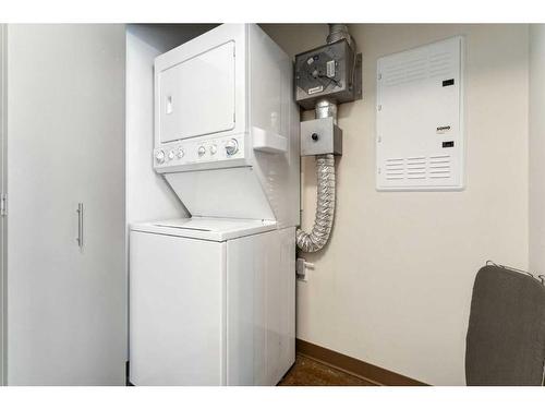 1107-135 13 Avenue Sw, Calgary, AB - Indoor Photo Showing Laundry Room