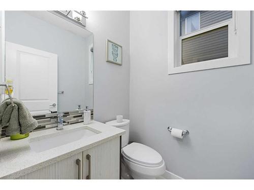 391 Bayview Way Sw, Airdrie, AB - Indoor Photo Showing Bathroom