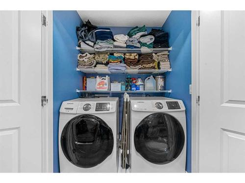 391 Bayview Way Sw, Airdrie, AB - Indoor Photo Showing Laundry Room