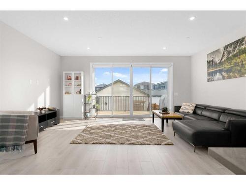 48 Howse Heights Ne, Calgary, AB - Indoor Photo Showing Living Room