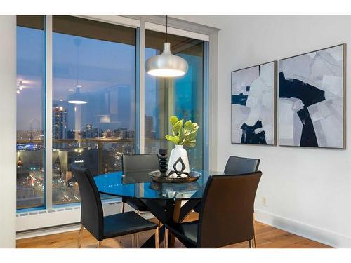 1806-433 11 Avenue Se, Calgary, AB - Indoor Photo Showing Dining Room